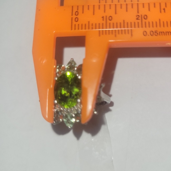 Ring 2.5 carat Peridot w 15 pear shaped Halo Sterling Silver sz 8 - Picture 5 of 8